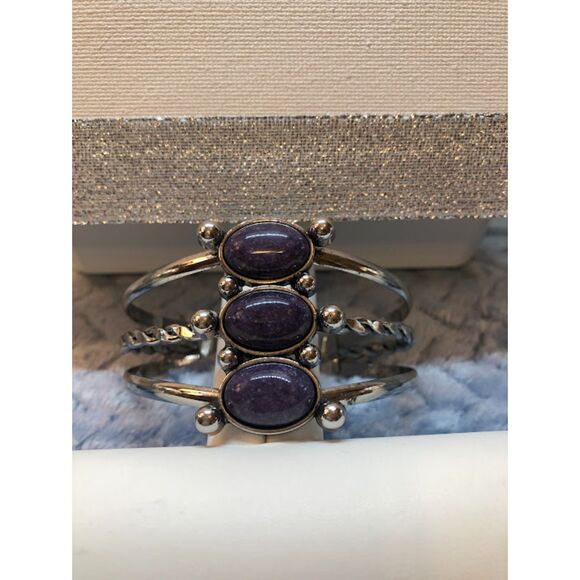 Silver layered cuff bracelet with amethyst stones - Picture 1 of 7